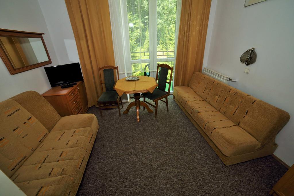 Domy Wczasowe Tryumfy Bed & Breakfast Krynica Zdroj Bilik gambar