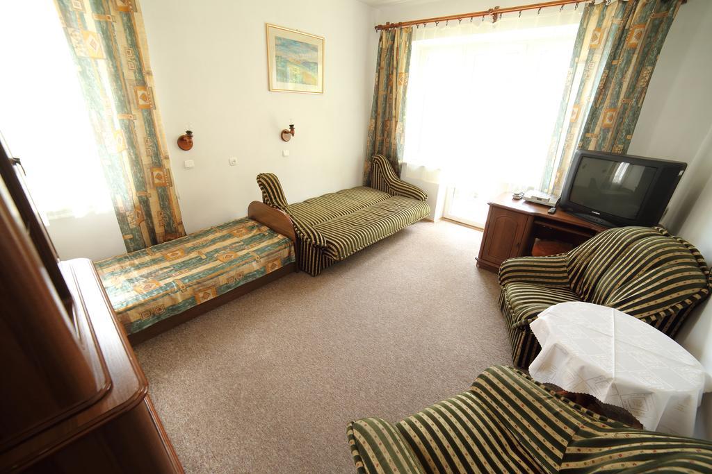 Domy Wczasowe Tryumfy Bed & Breakfast Krynica Zdroj Bilik gambar