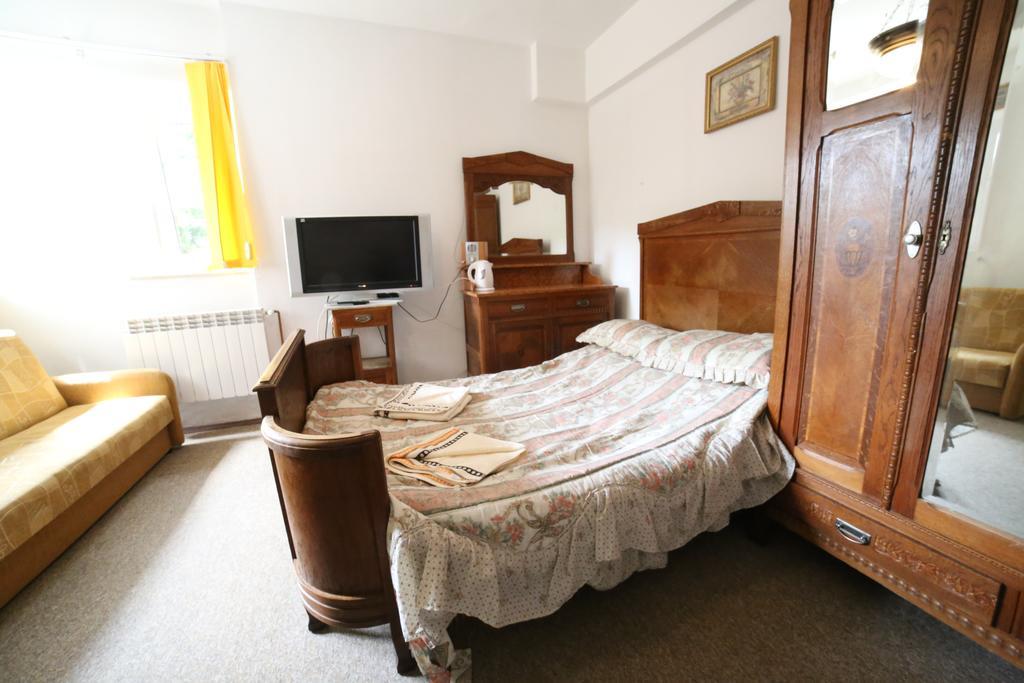 Domy Wczasowe Tryumfy Bed & Breakfast Krynica Zdroj Bilik gambar