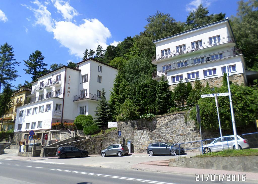 Domy Wczasowe Tryumfy Bed & Breakfast Krynica Zdroj Luaran gambar