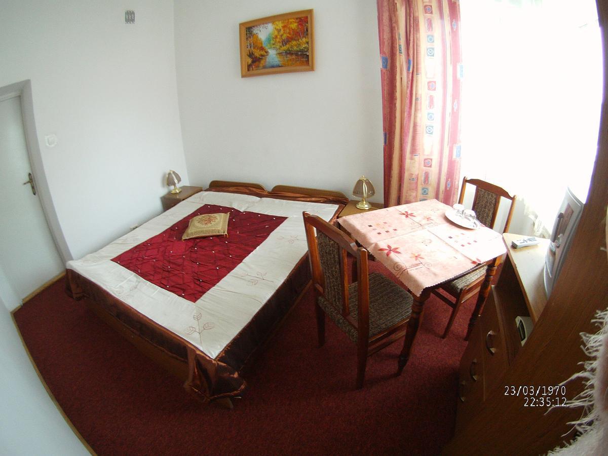 Domy Wczasowe Tryumfy Bed & Breakfast Krynica Zdroj Luaran gambar